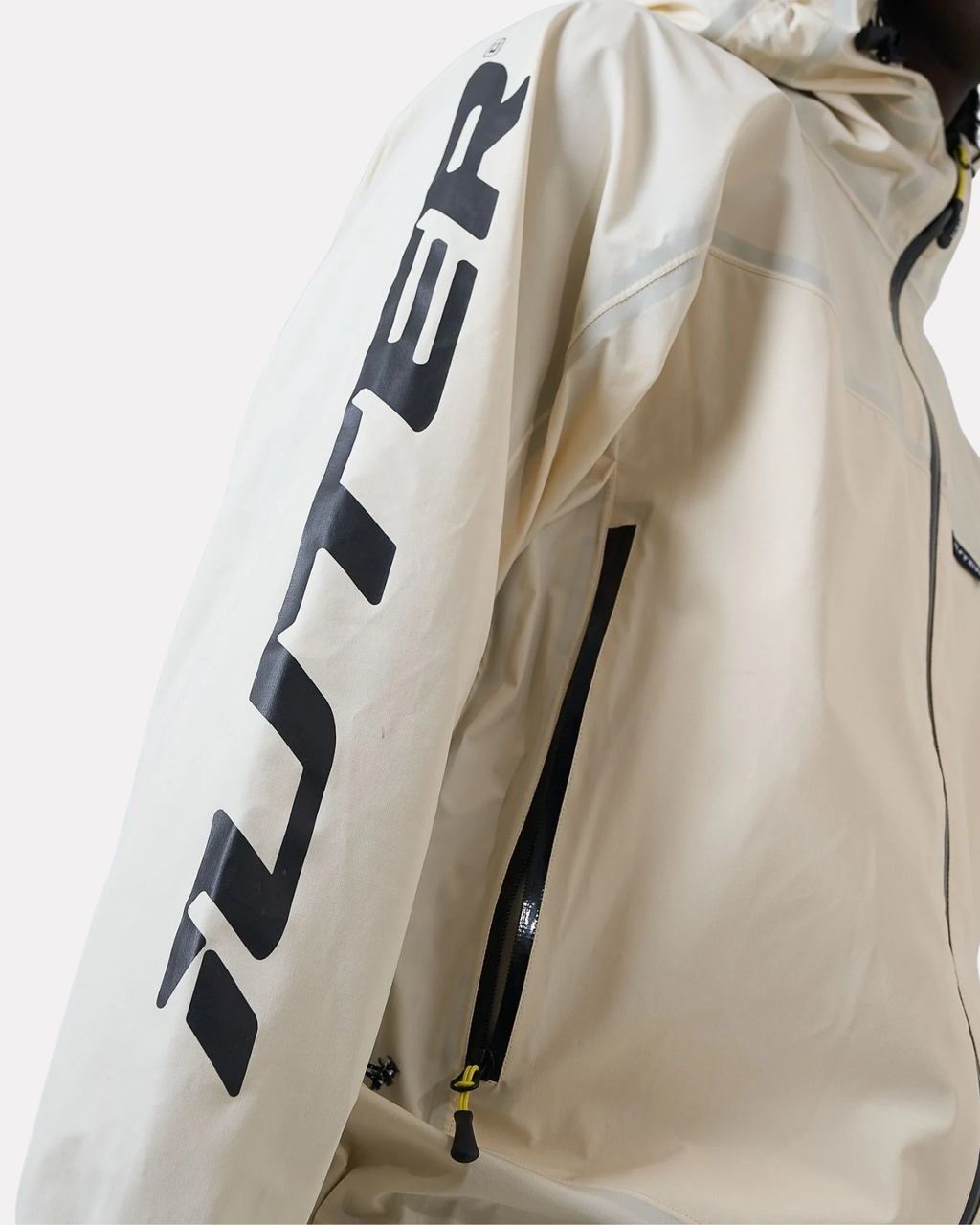 Iuter - Armor taped jacket cream