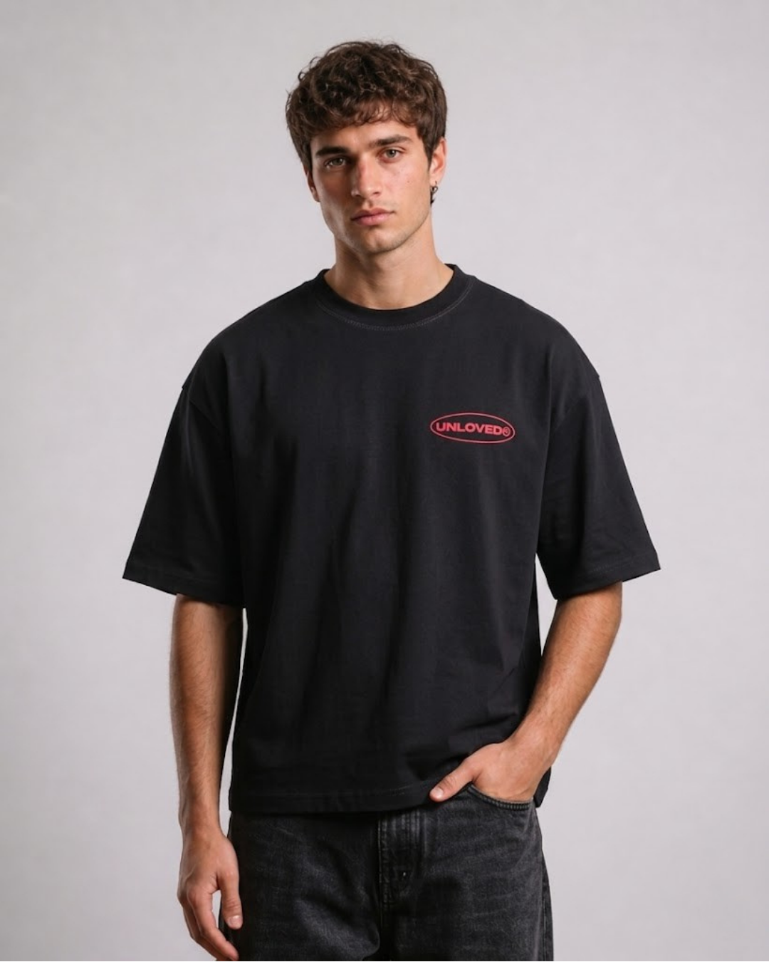 Unloved - Red flag boxy tee nera