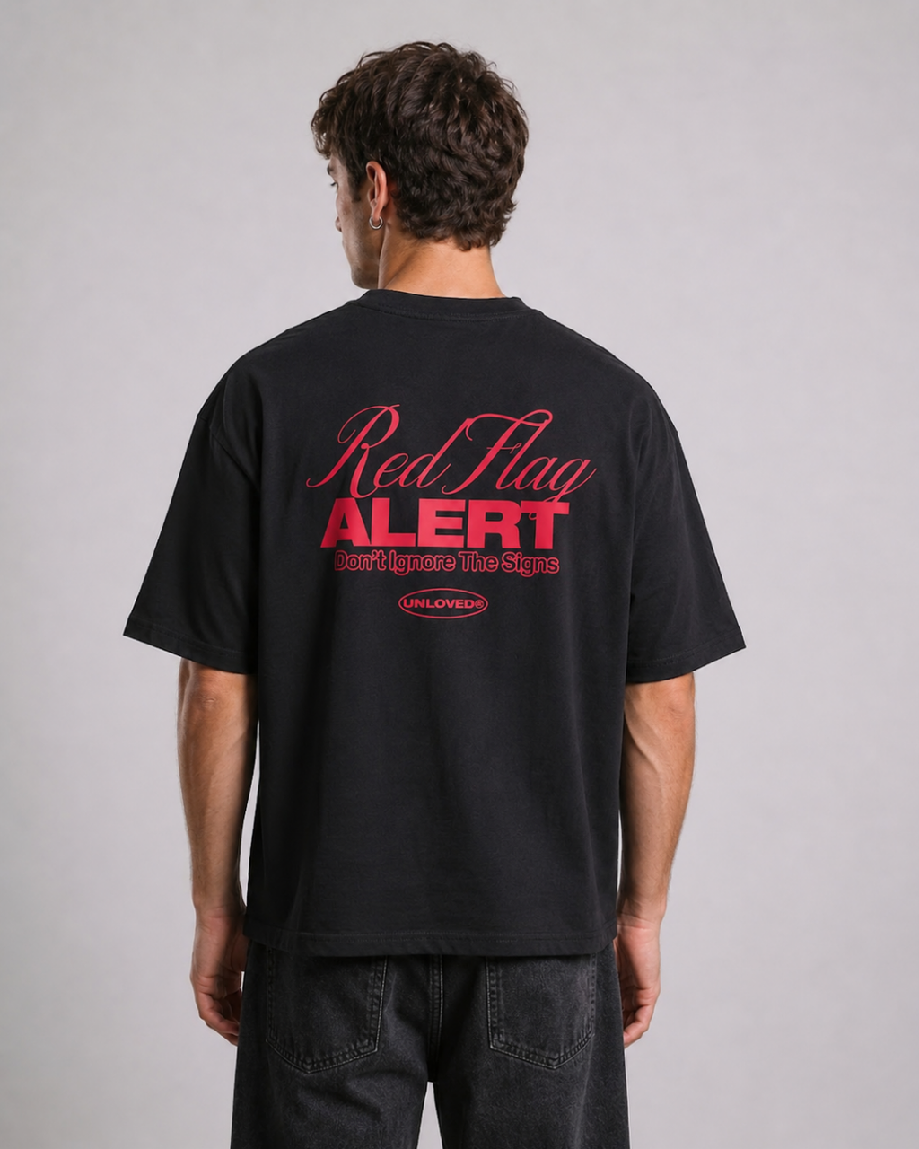 Unloved - Red flag boxy tee nera