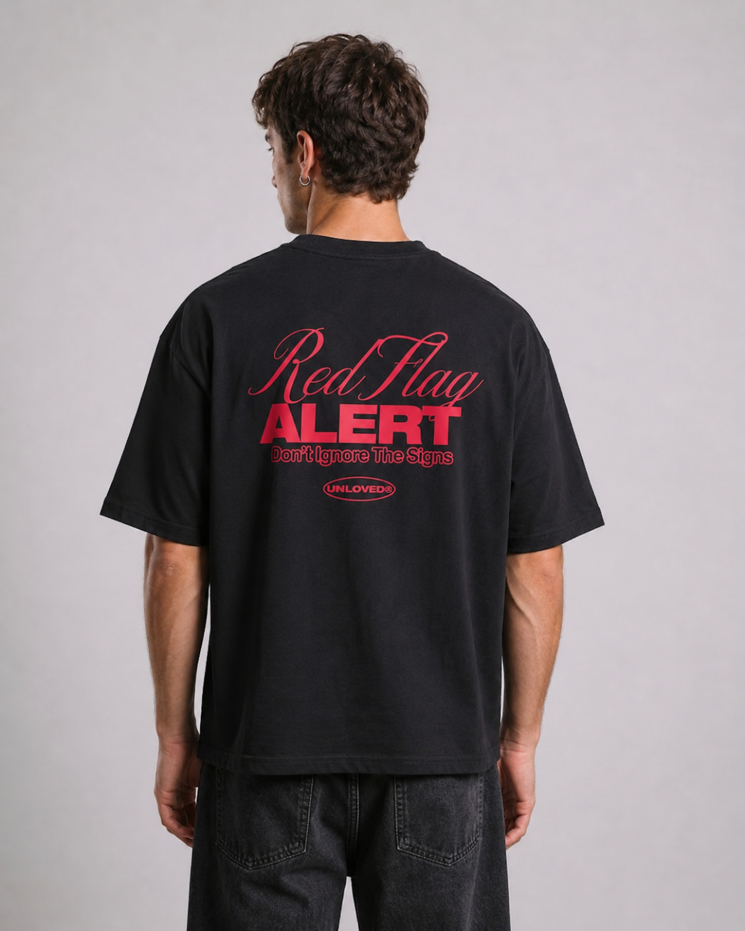 Unloved - Red flag boxy tee nera