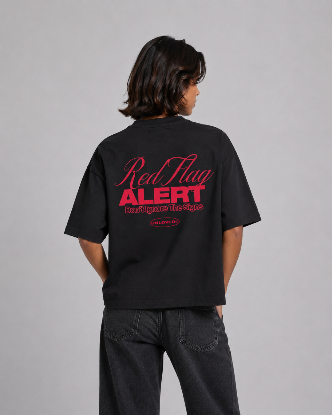 Unloved - Red flag boxy tee nera