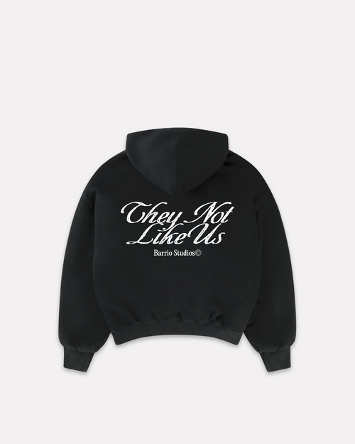 Barrio Studios - Not like us boxy hoodie nero